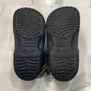 Crocs black with peace chime and lock men’s 6 women 8 CROCS | Shoes | Crocs Black With Peace Chime And Lock Mens 6  main image 3